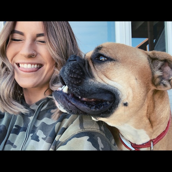 Meet your Posher, Hannah - Picture 1 of 1